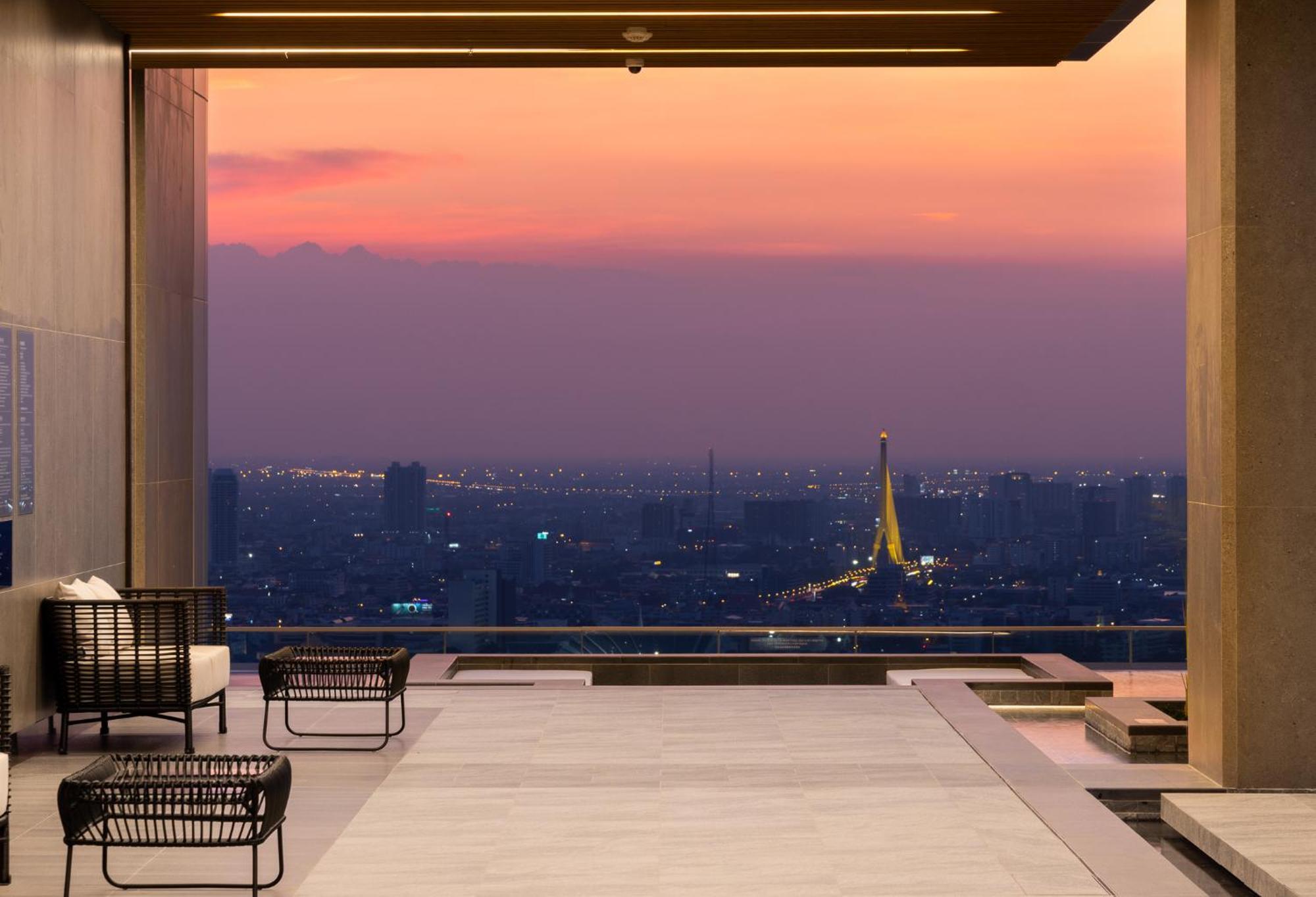 Eastin Grand Hotel Phayathai Bangkok Zewnętrze zdjęcie View from the rooftop